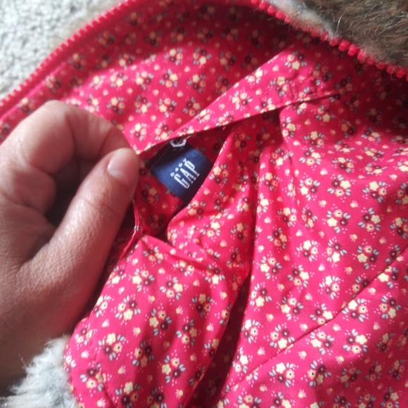 Clothes - Picture 2 of 3